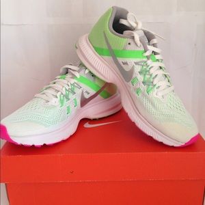 Brand New- Nike Air Women's Running Shoe-Size 5
